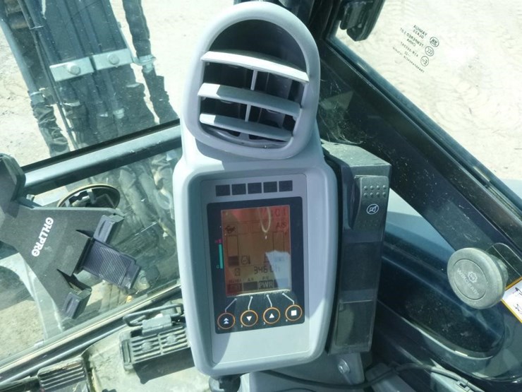 2022-deere-35g-image-10