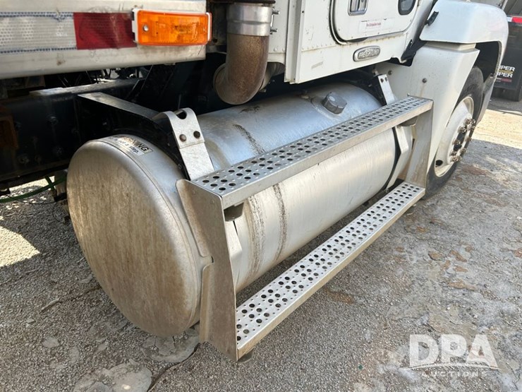 1998-freightliner-dry-tender-truck-(cp0654,-unit-28644)-image-24