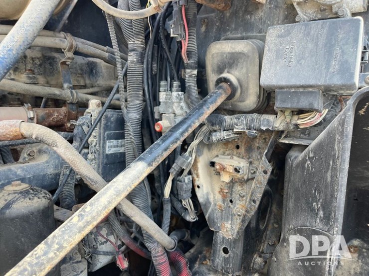 2002-mack-ch613-image-77