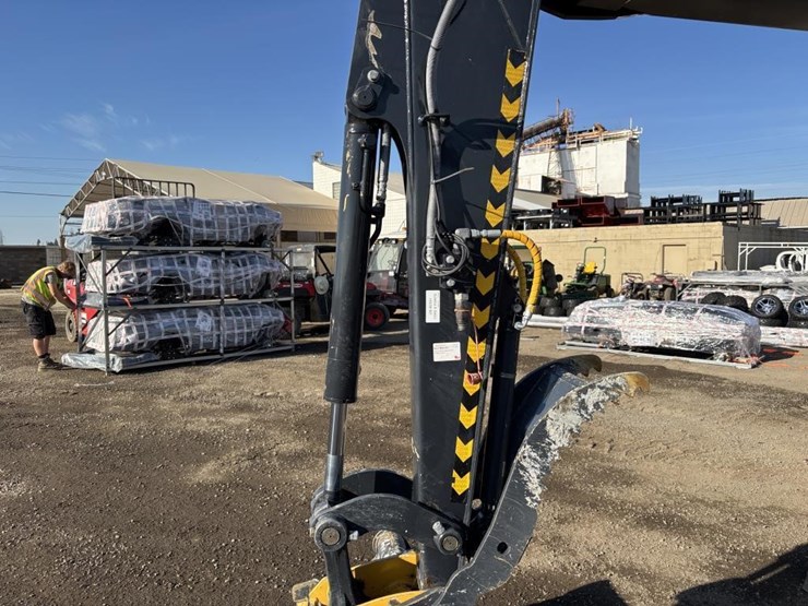 2023-deere-60g-image-17