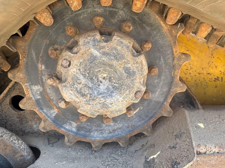 2018-deere-317g-image-16