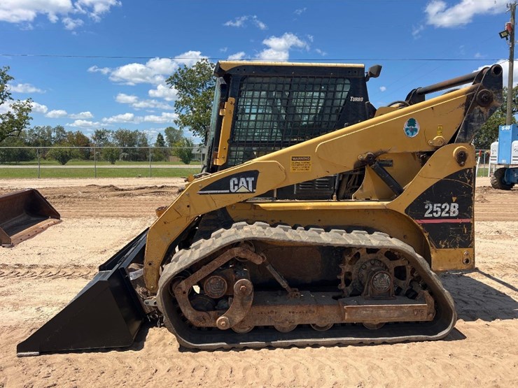 2006-caterpillar-252b-image-1