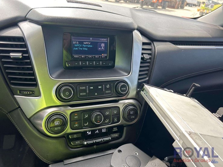 2016-chevrolet-tahoe-image-15