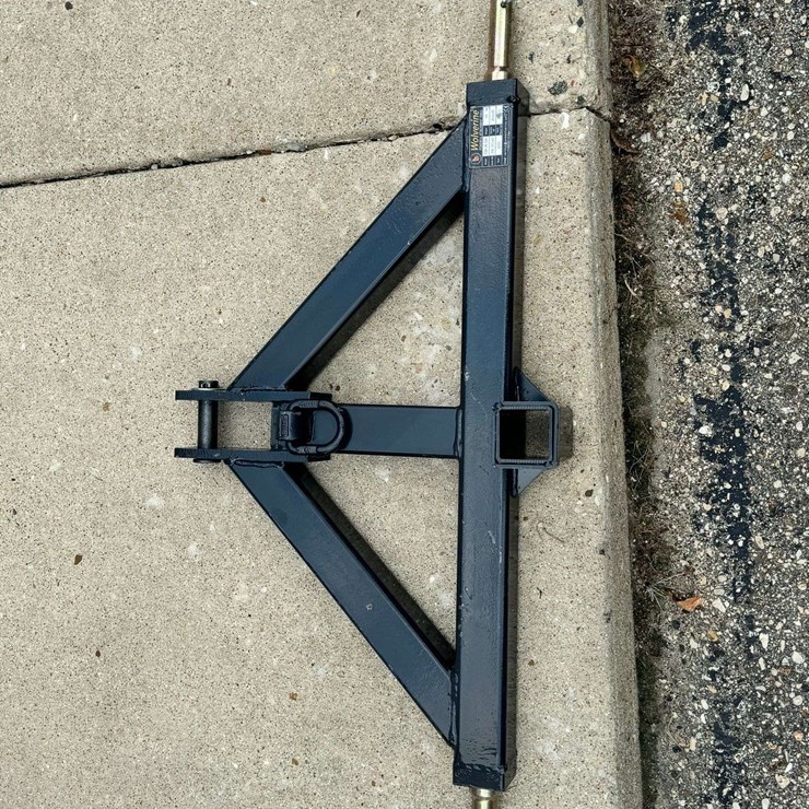 Wolverine TQH-26-02C Quick Hitch Attachment for Tractor