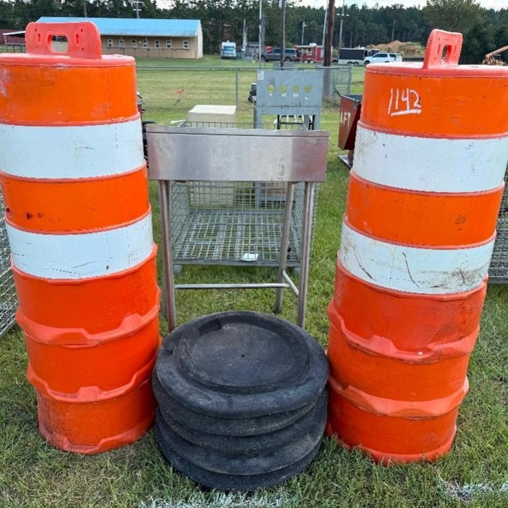 (6) SAFTEY CONES
