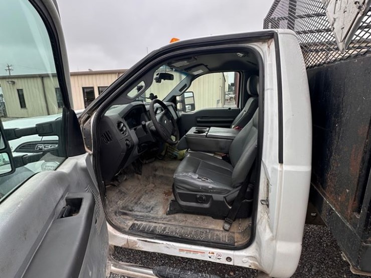 2013-ford-f550-image-5