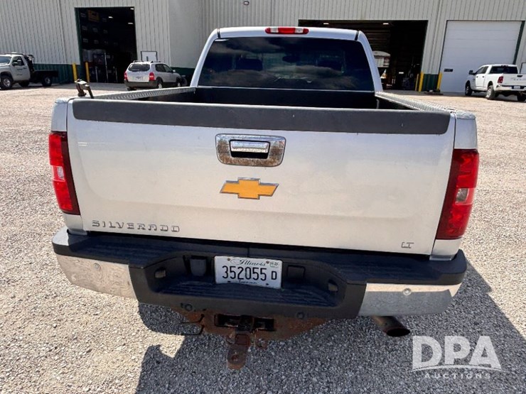 2014-chevrolet-2500hd-image-9