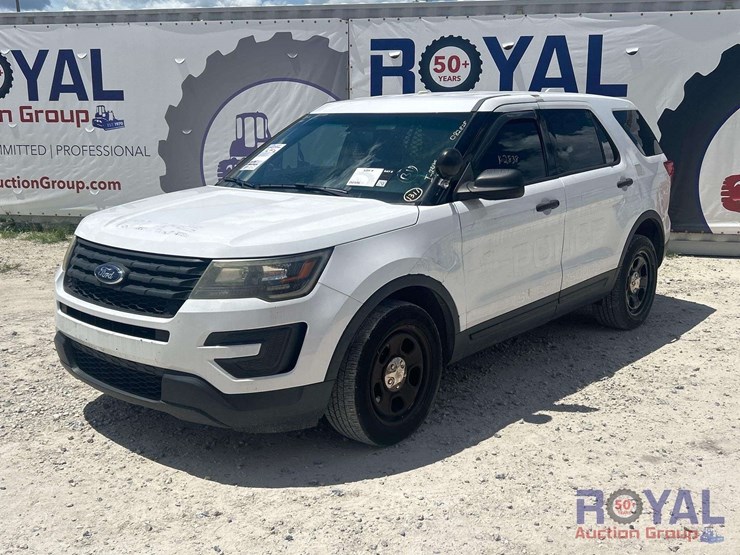 2016-ford-explorer-image-1