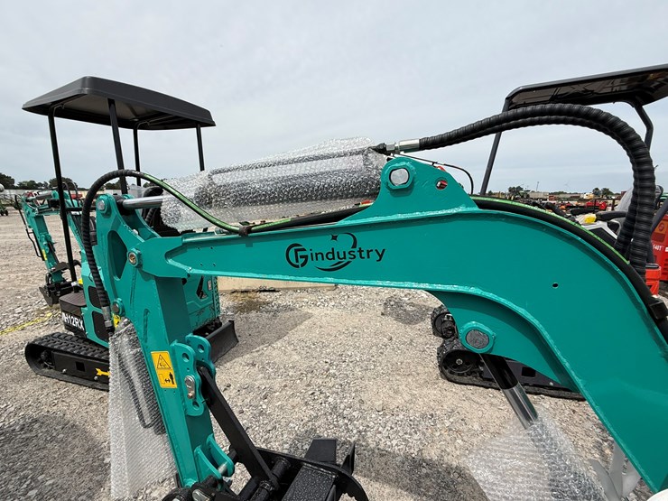 #220-•-#26486-•-unused-cfg-qh12r-mini-excavator-qh12r202507060556-image-11