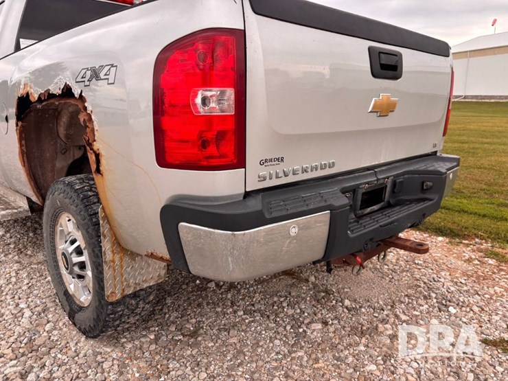 2011-chevrolet-2500hd-image-33