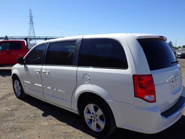 2013-dodge-grand-caravan-image-4