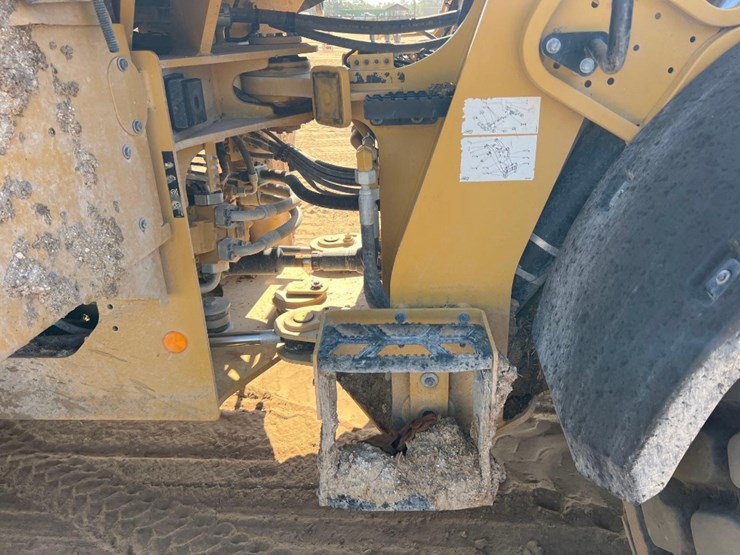 2018-caterpillar-926m-image-26