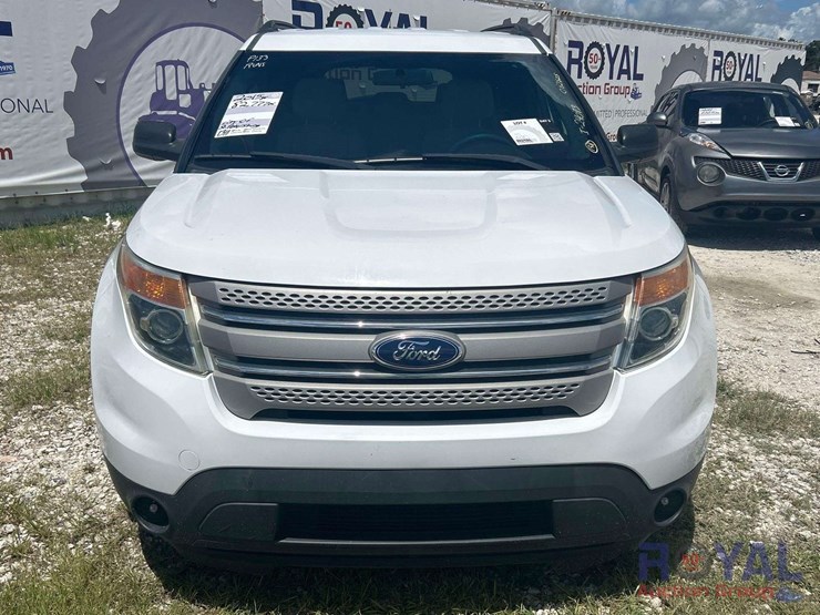 2015-ford-explorer-image-27