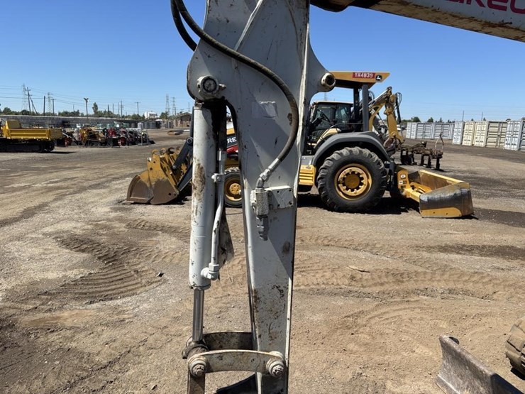 2016-takeuchi-tb230-image-16
