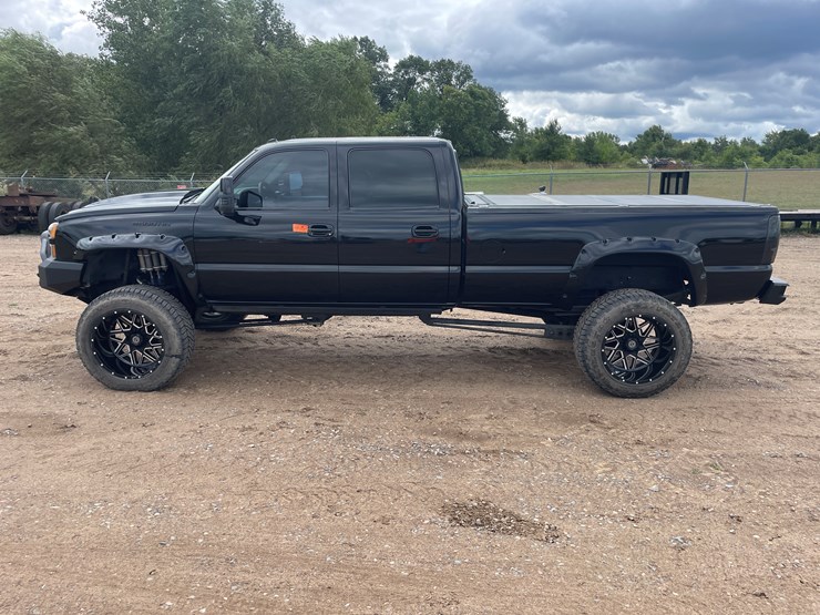 2003-chevrolet-silverado-2500-image-2