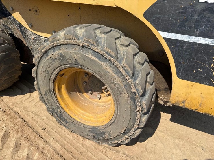 2004-caterpillar-262b-image-9