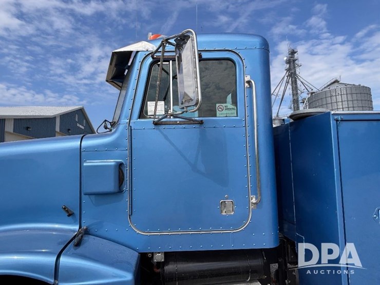 1988-peterbilt-377-image-26