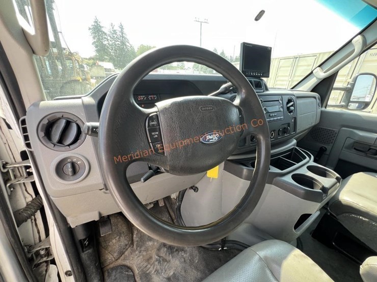 2012-ford-e450-image-32