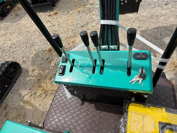 #220-•-#26487-•-unused-cfg-mh12rx-mini-excavator-image-45