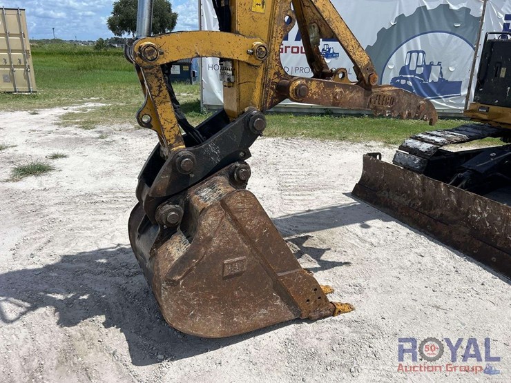 2022-caterpillar-310-image-11