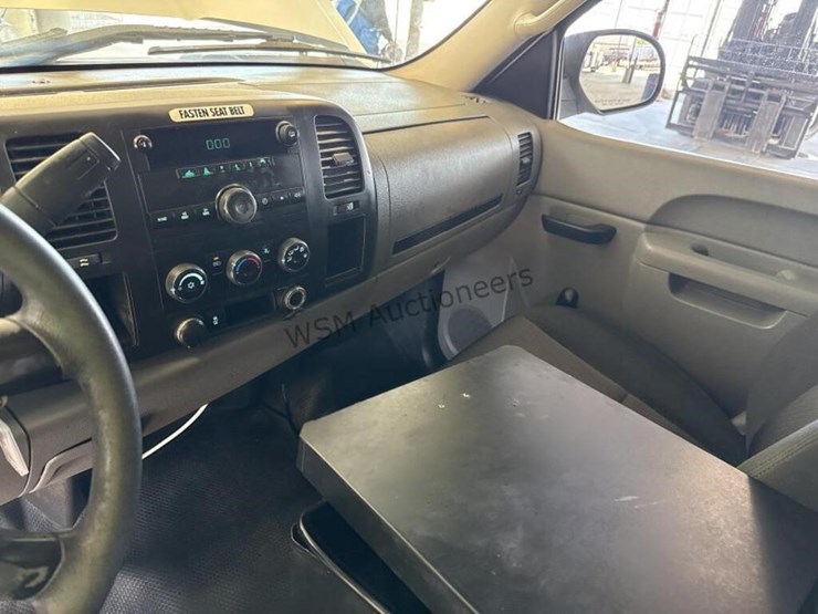 2012-chevrolet-silverado-1500-image-18