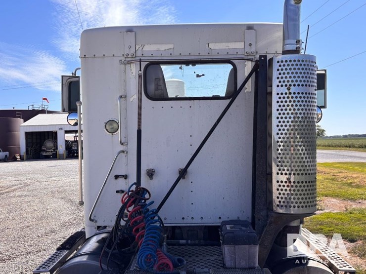 2005-kenworth-t800-image-36
