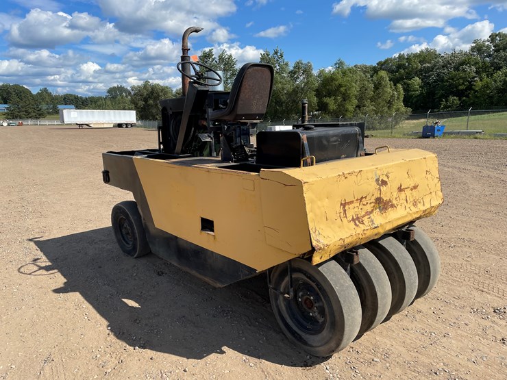#2018-•-bros-rubber-tire-roller-image-3