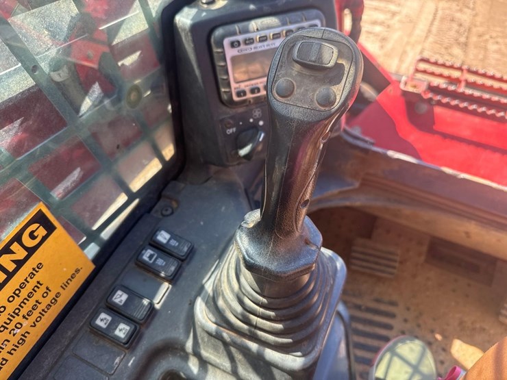2022-takeuchi-tl12r2-image-24