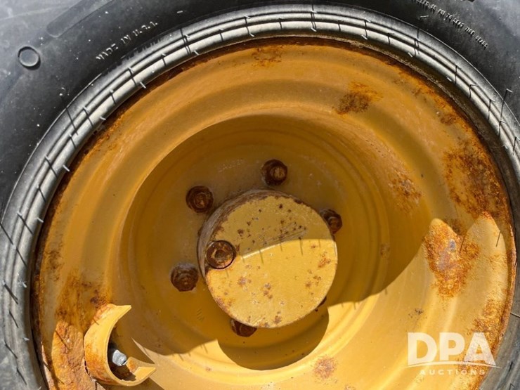 2015-caterpillar-903c-image-29