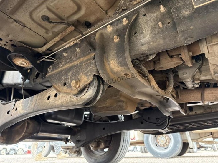 2010-ford-f550-image-22