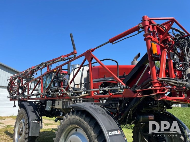 2011-case-ih-patriot-3330-image-46