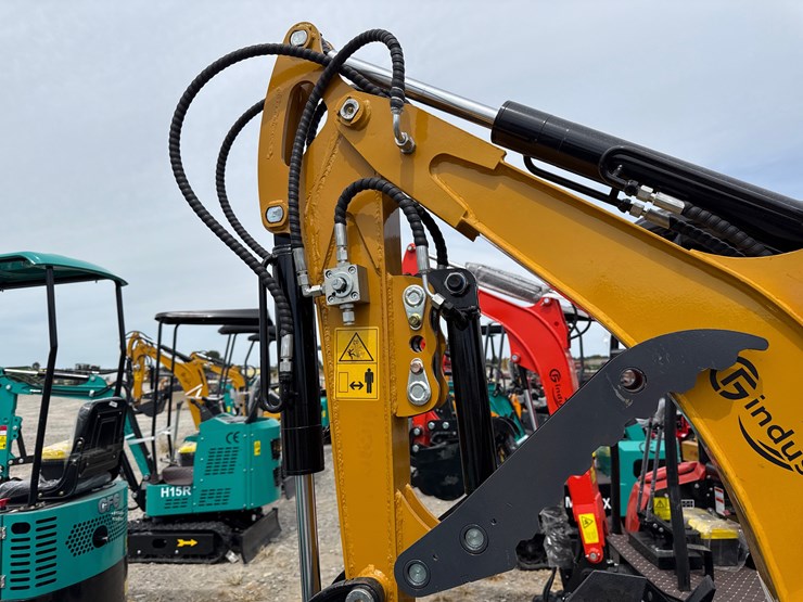 #220-•-#26490-•-unused-cfg-xz20r-mini-excavator-image-7