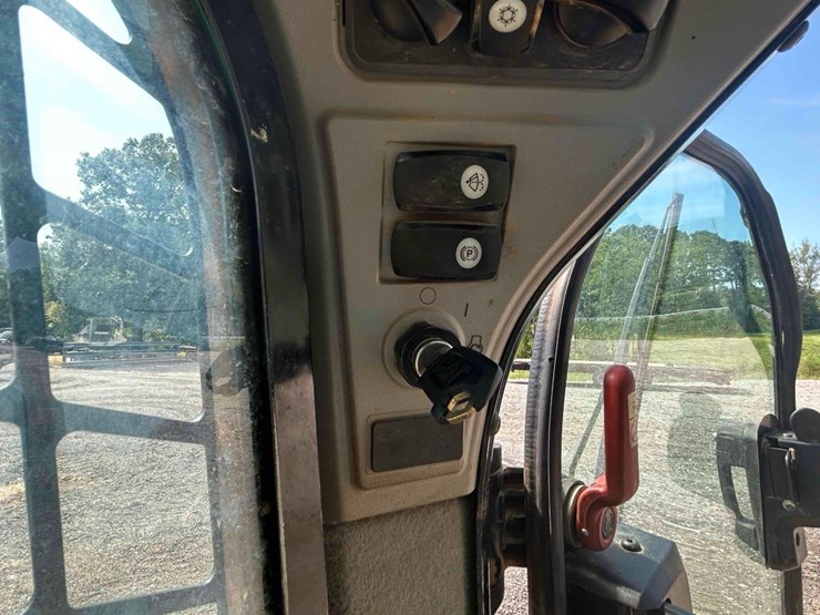 2017-caterpillar-299d2-image-22