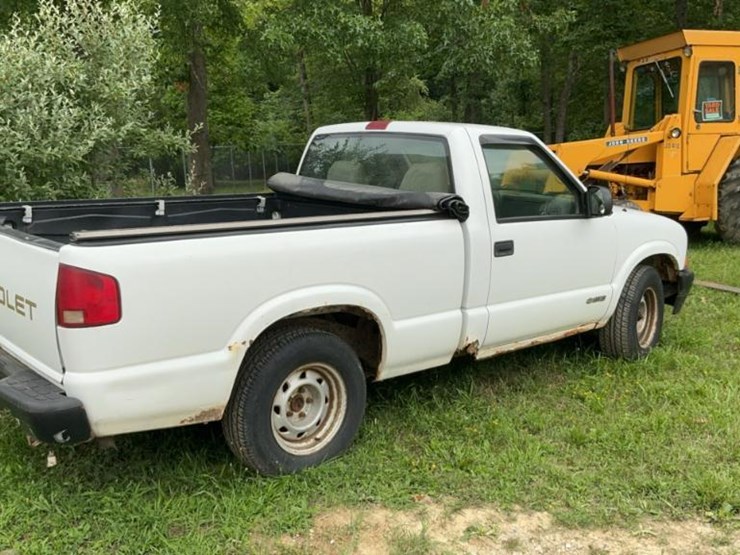 #143-•-2002-chevy-s10-truck-image-6
