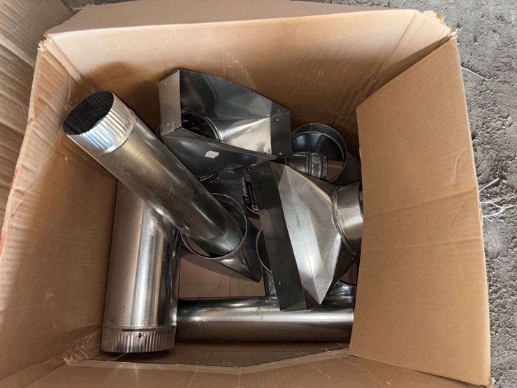 (2)-boxes-of-floor-vent-parts-and-piping ,-buying-all-for-one-money-image-3