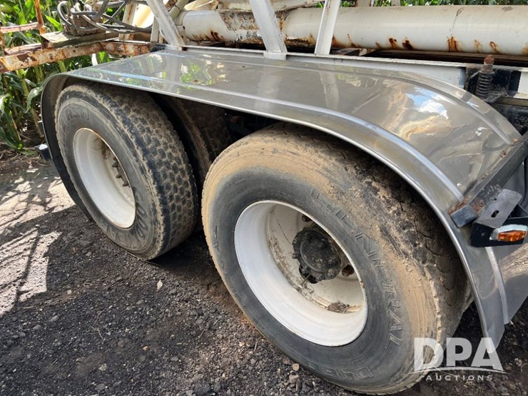 2002-mack-ch613-image-21
