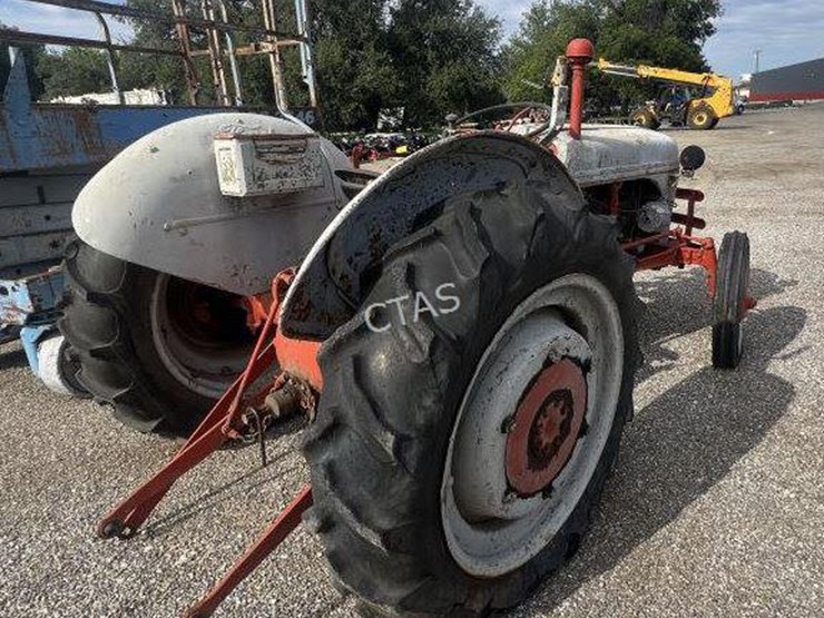 ford-tractor-image-7