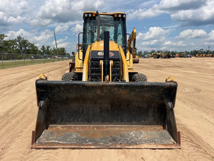 2021-caterpillar-420-image-7