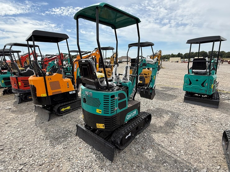 #220-•-#26486-•-unused-cfg-qh12r-mini-excavator-qh12r202507060556-image-3