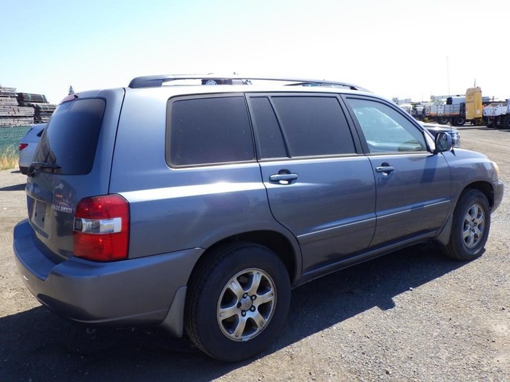 2005-toyota-highlander-image-4