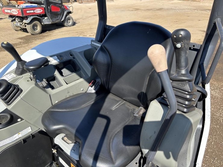2020-bobcat-e32i-image-28