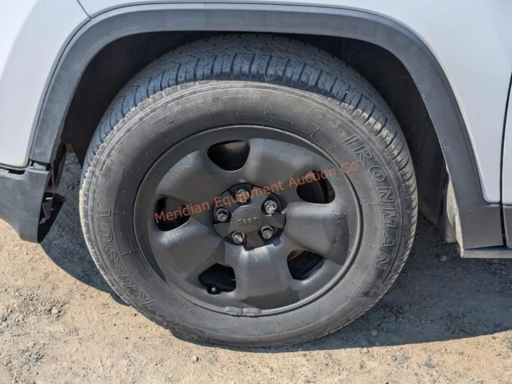 2017-jeep-cherokee-image-14