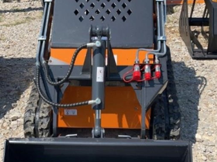 landhero-ldh-t460-mini-skid-steer-image-2