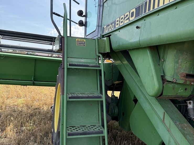 1983-john-deere-8820-image-12