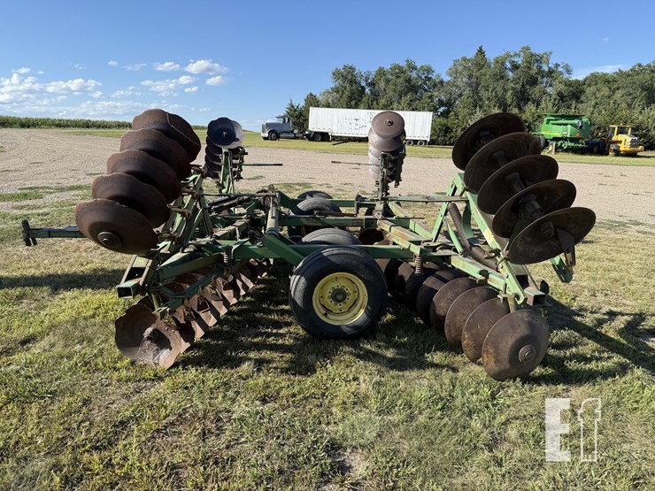john-deere-fwb-image-5