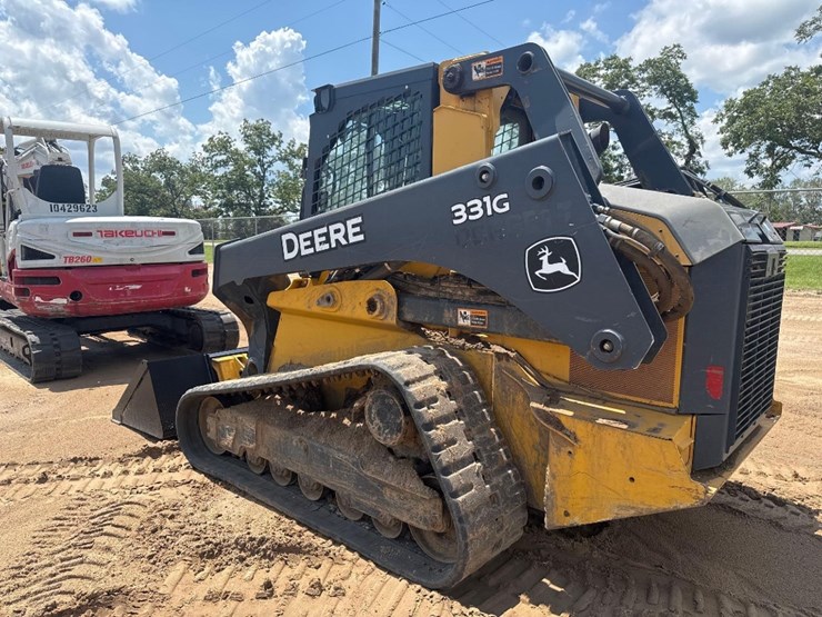 2020-deere-331g-image-8