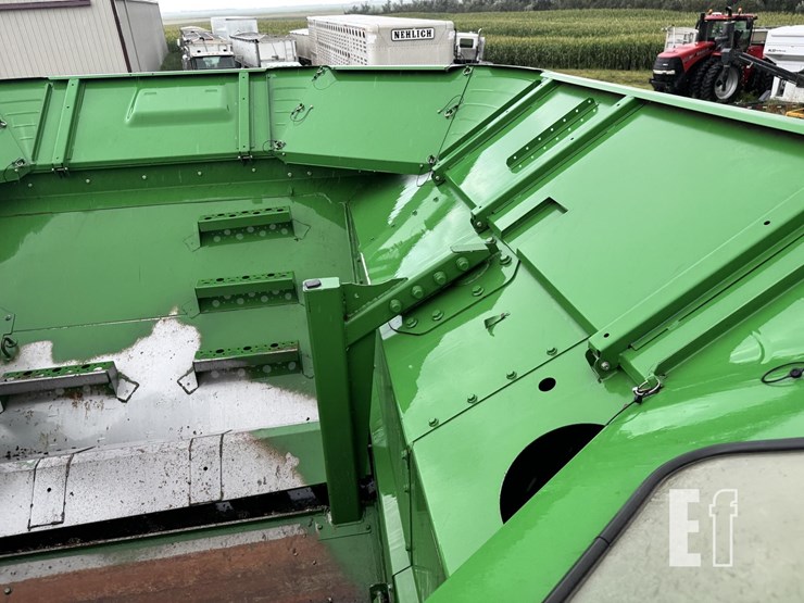 2006-john-deere-9760-sts-image-33