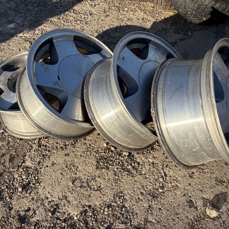 (4) Chevy 6 Bolt Alloy Rims, 7x16”