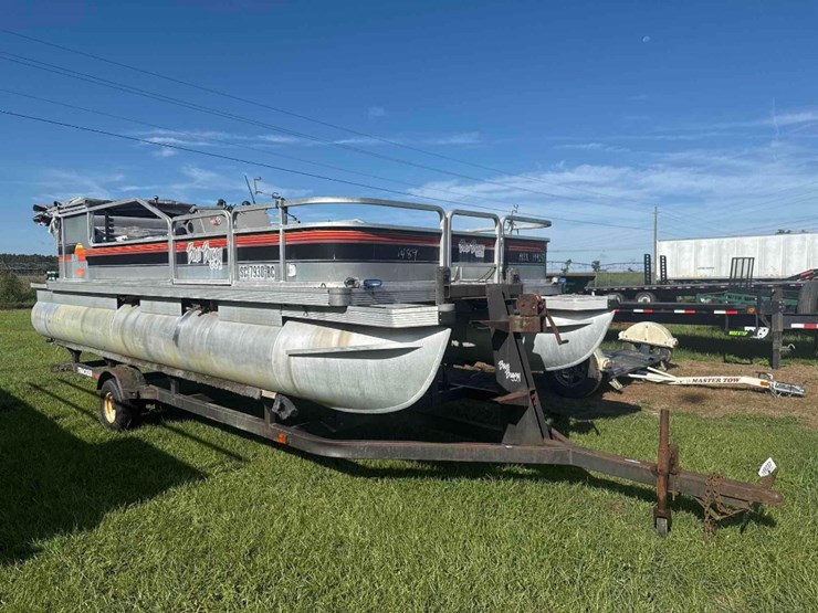 1988-basstracker-20'-pontoon-boat-image-1
