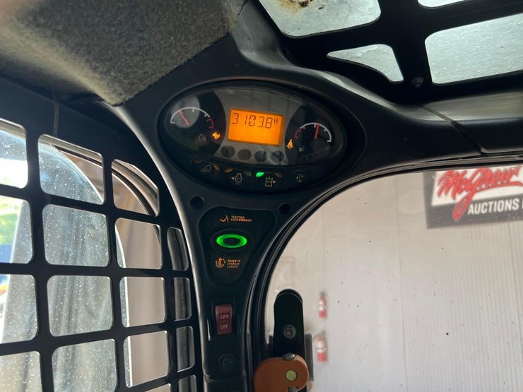 2021-bobcat-t740-image-23